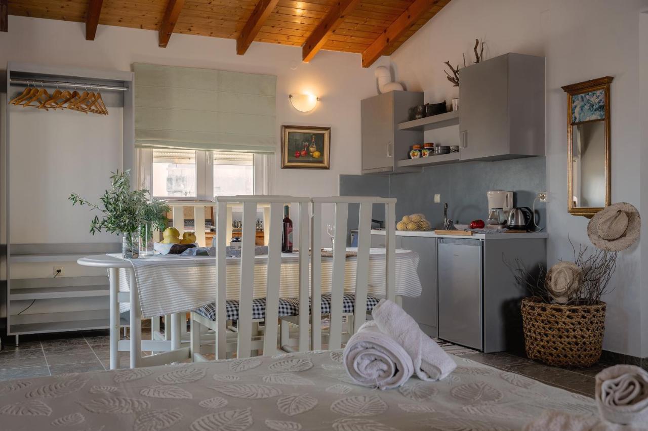 Apostolos Loft - Cozy Loft In The Center Of Preveza Luaran gambar